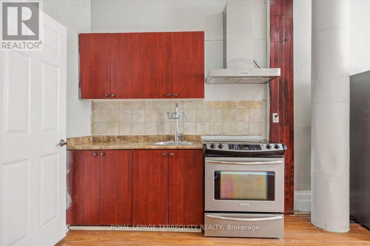 Flat #1 - 164 Main Street N Property Photo 8