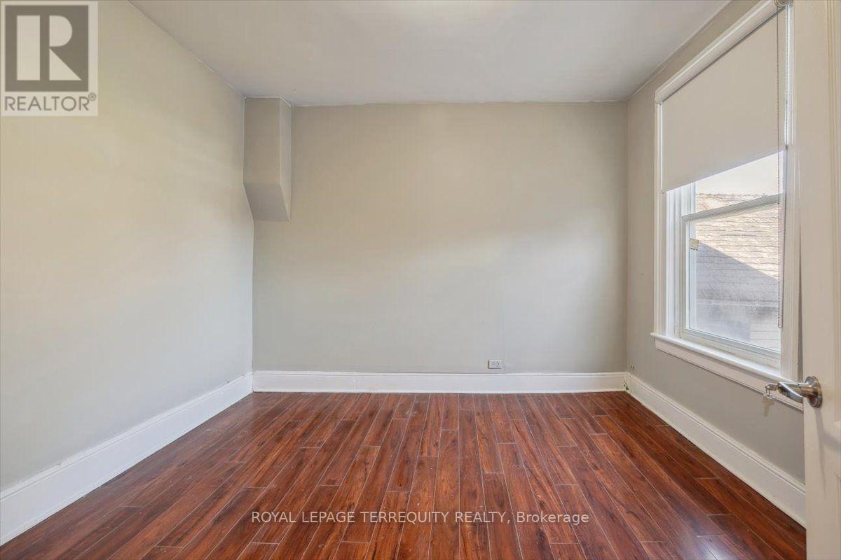 Flat #1 - 164 Main Street N Property Photo 11