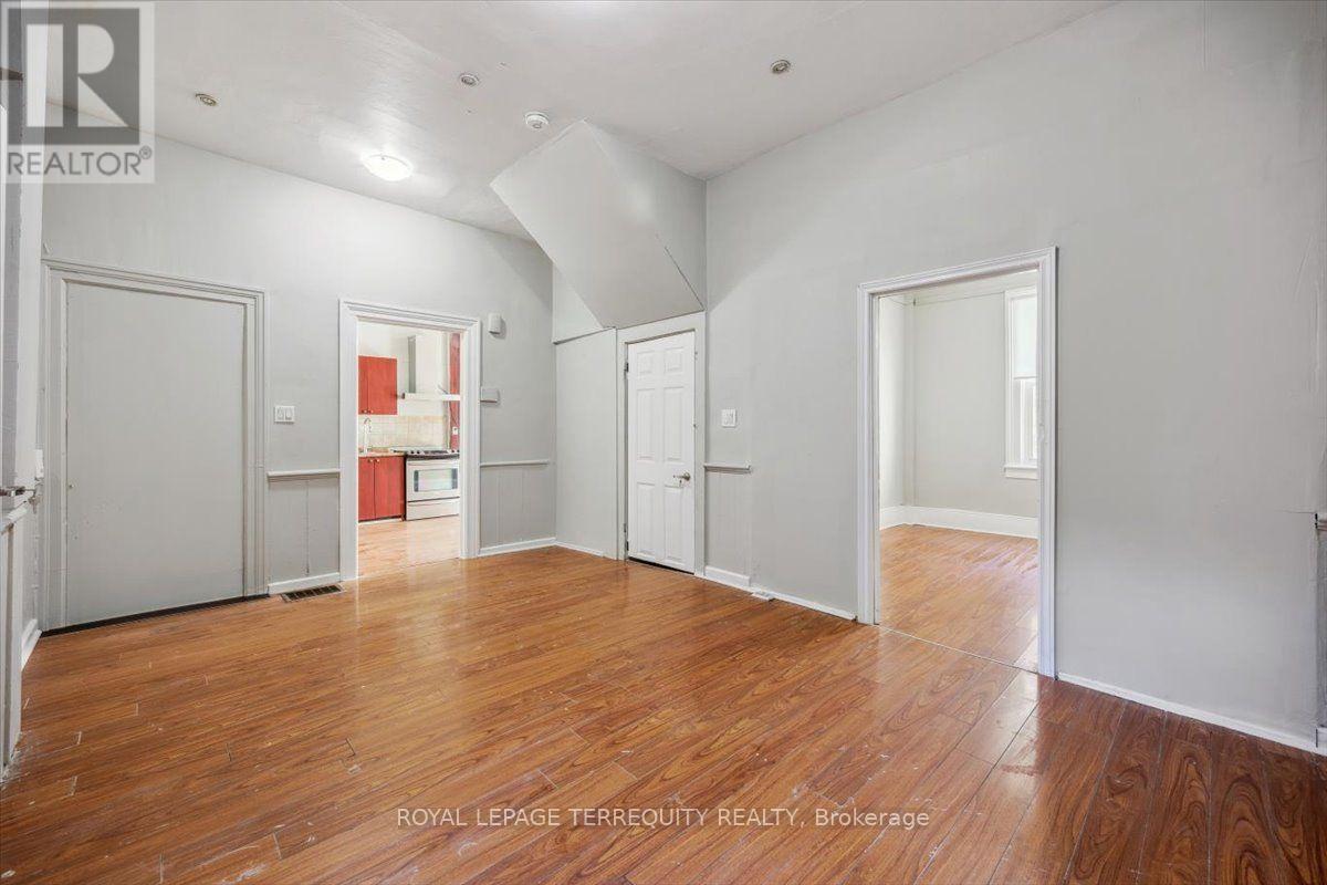 Flat #1 - 164 Main Street N Property Photo 12