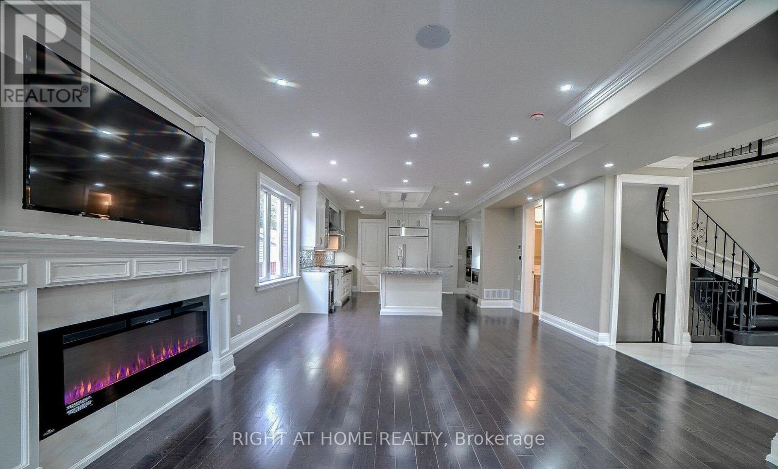 53 Eaglewood Boulevard Property Photo 10