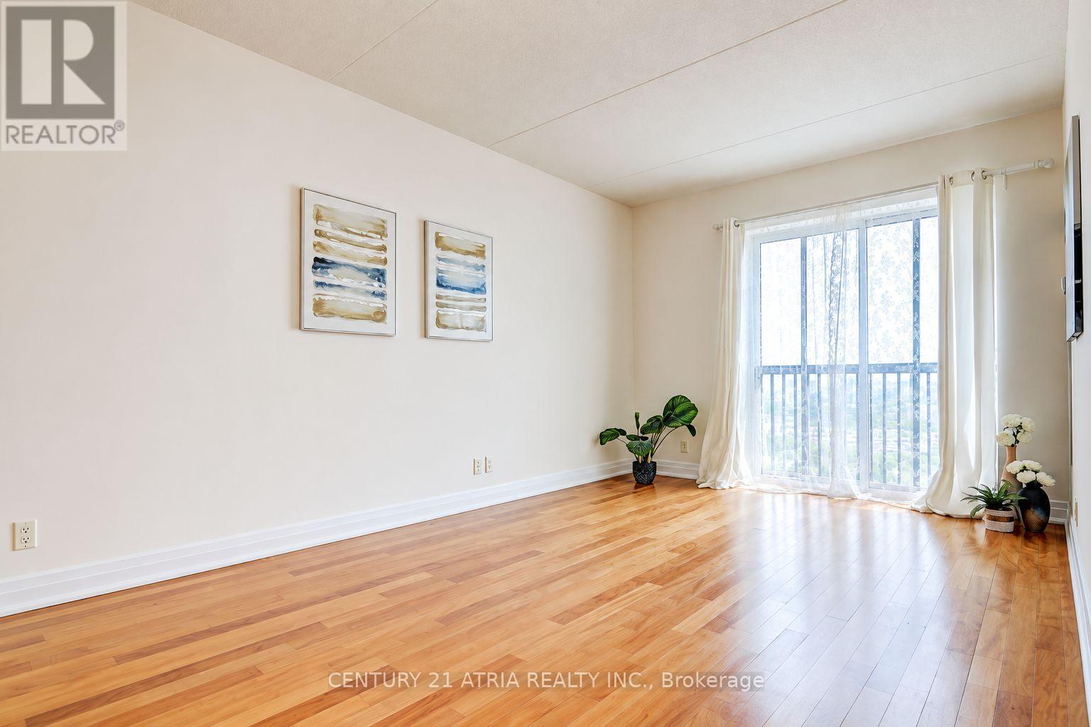 911 - 2737 Keele Street Property Photo 6