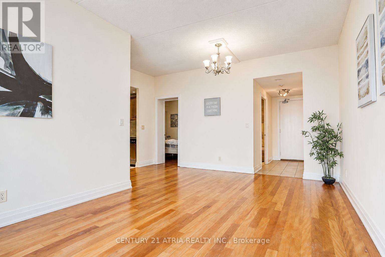 911 - 2737 Keele Street Property Photo 11