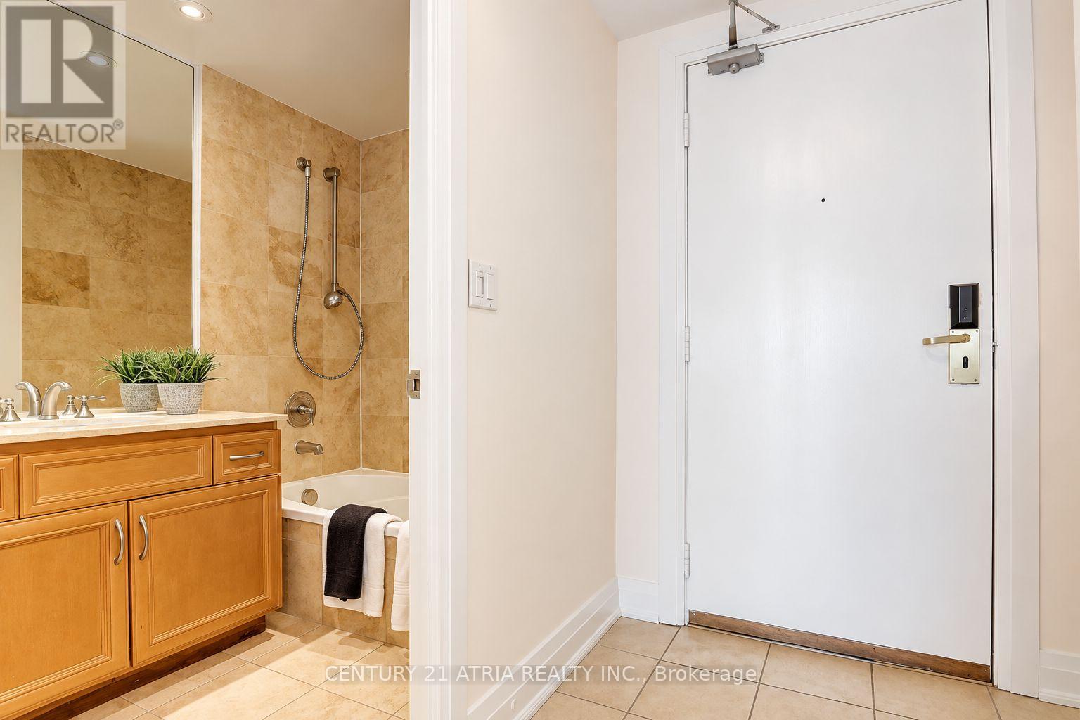 911 - 2737 Keele Street Property Photo 13