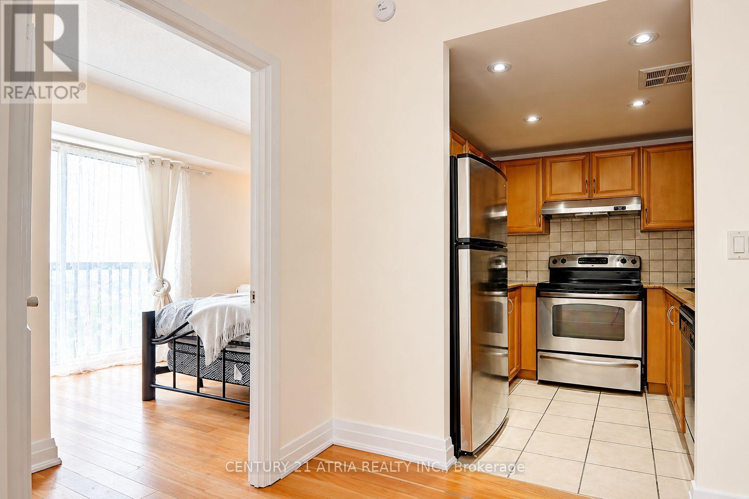 911 - 2737 Keele Street Property Photo 16