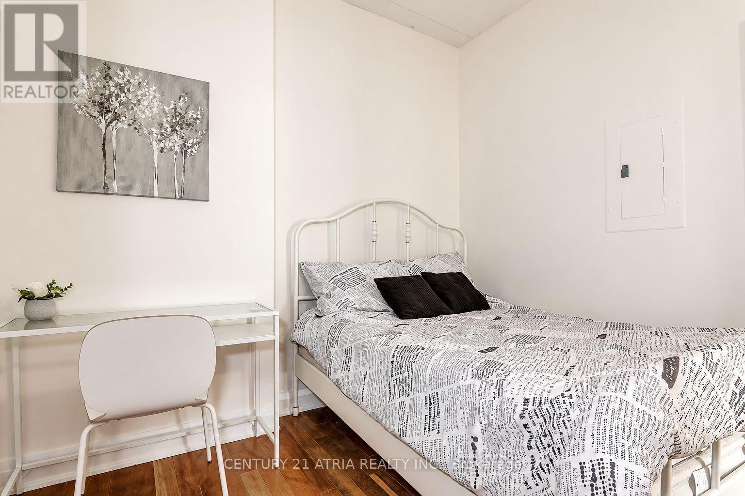 911 - 2737 Keele Street Property Photo 19