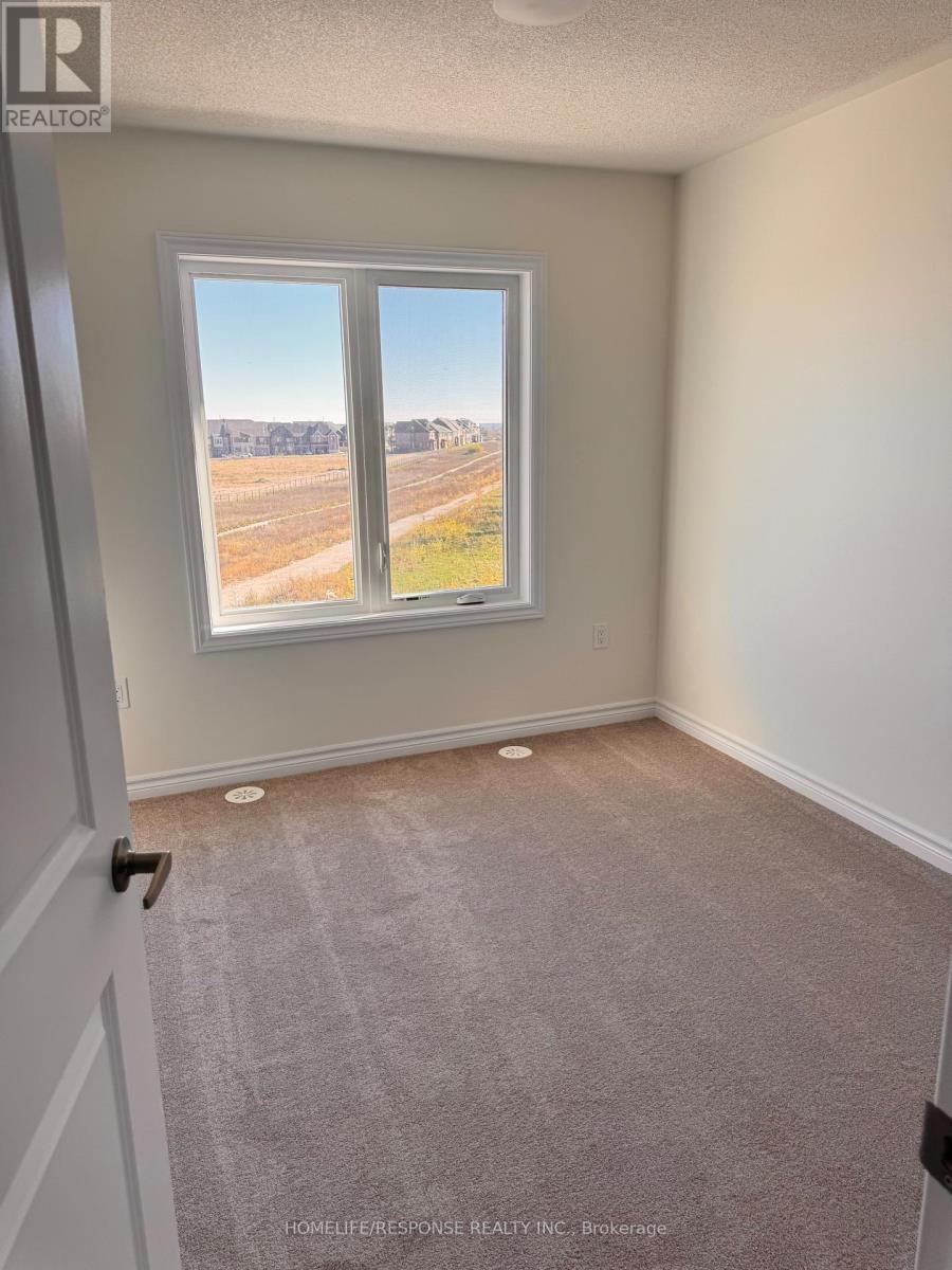 Upper - 74 Fieldfare Road Property Photo 3