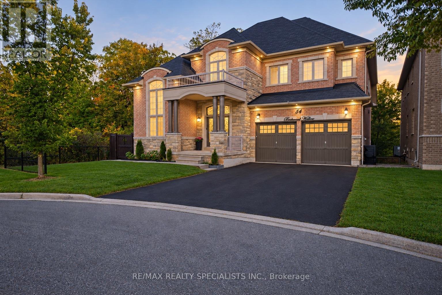 54 Berkwood Hollow Court Property Photo 2