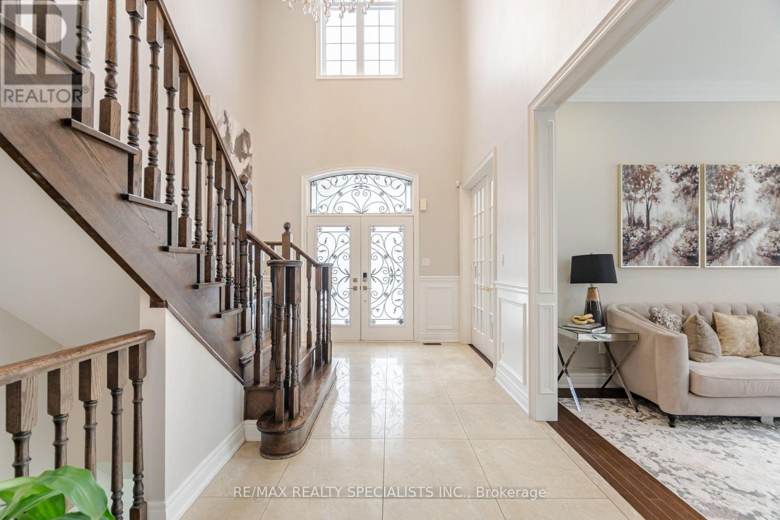 54 Berkwood Hollow Court Property Photo 4