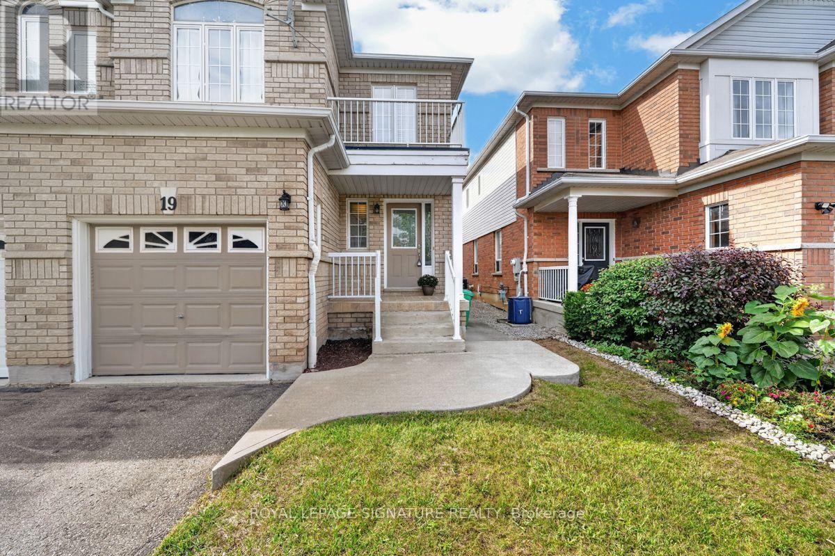 19 Mossgrove Crescent Property Photo 3