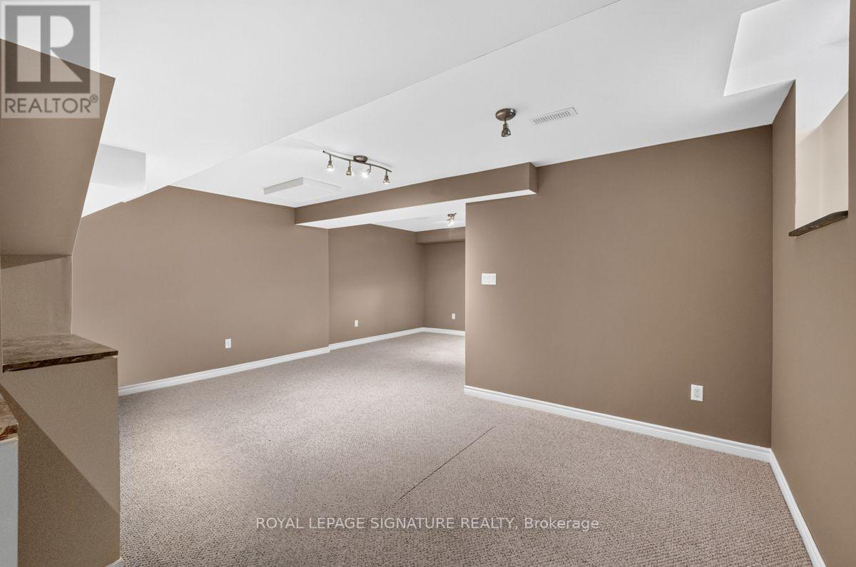 19 Mossgrove Crescent Property Photo 31