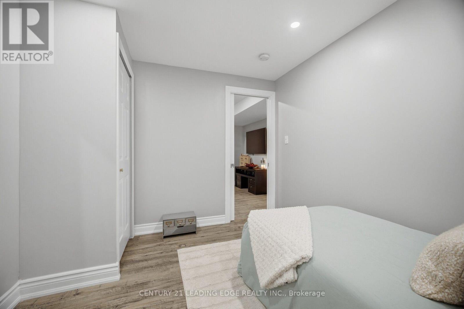 545 Gibson Crescent Property Photo 33