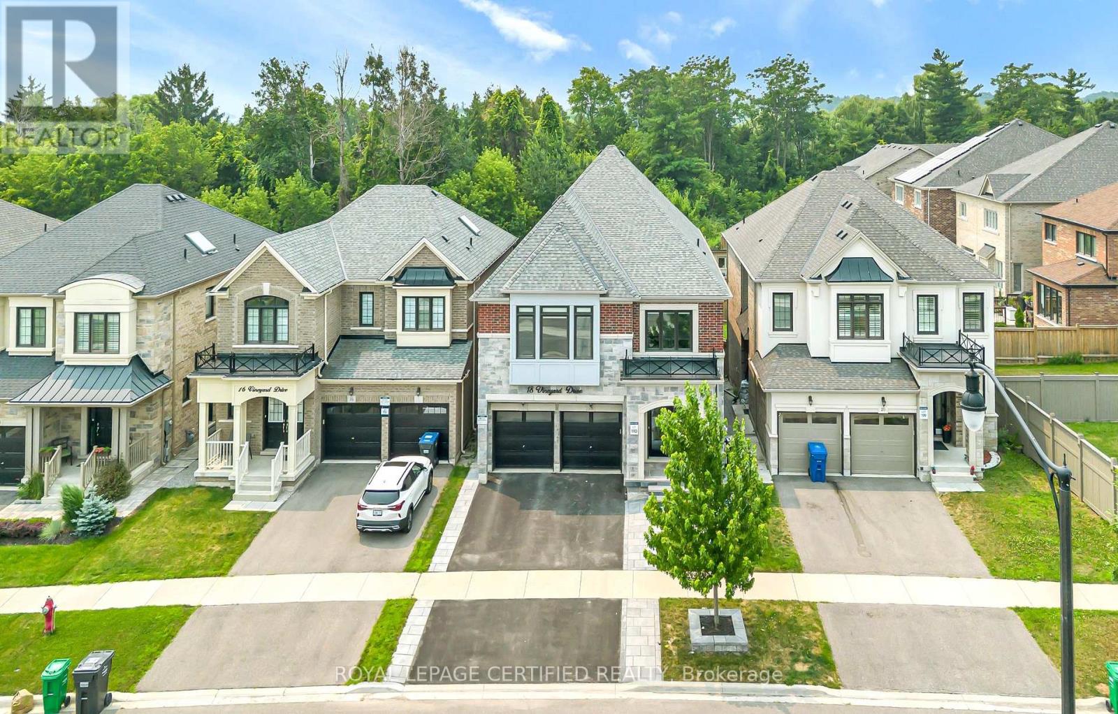 18 Vineyard Drive Property Photo 1