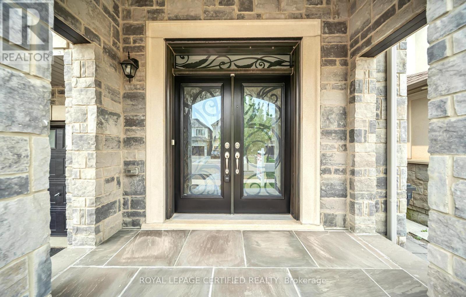 18 Vineyard Drive Property Photo 3