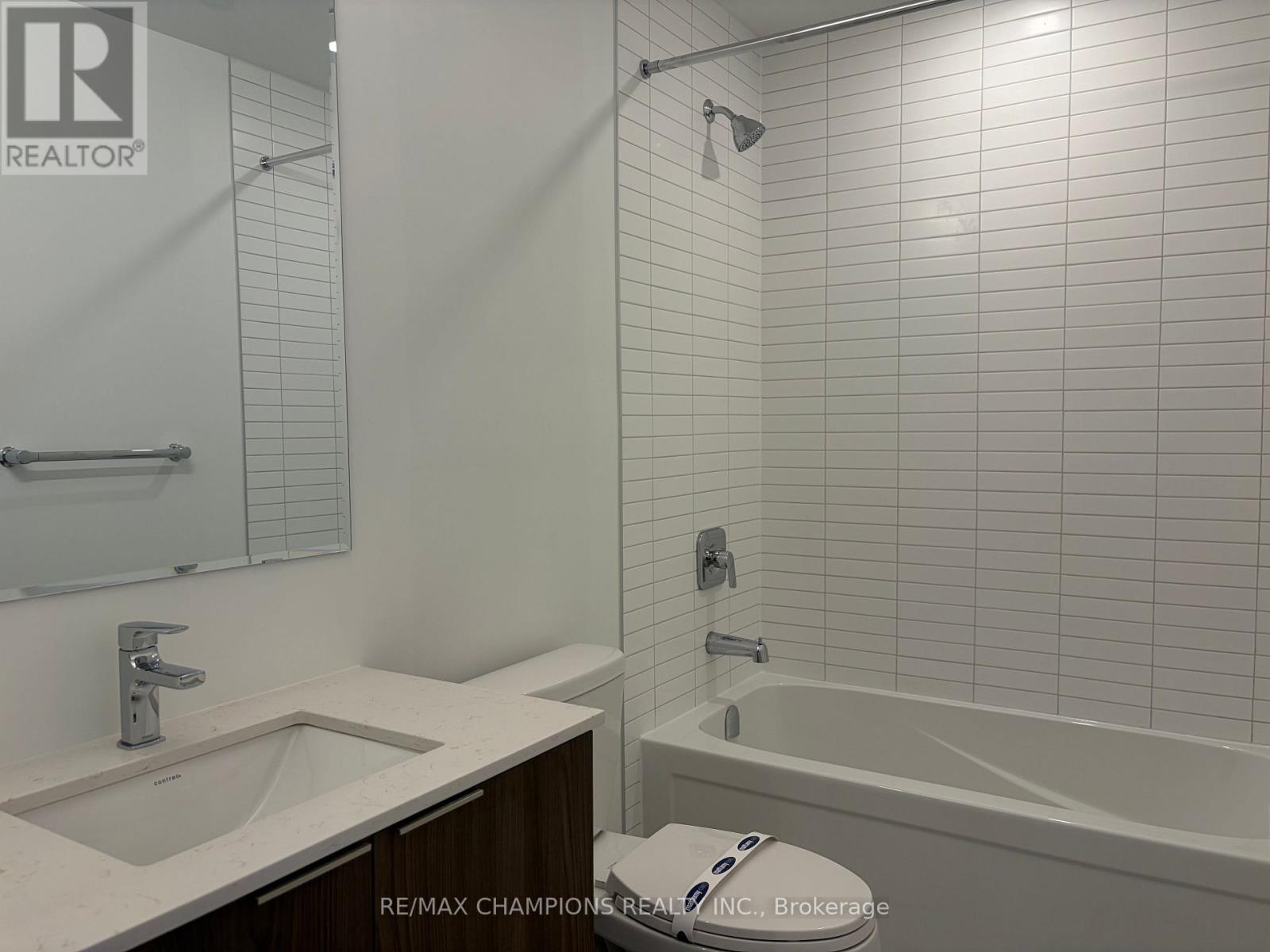 607 - 3008 William Cutmore Boulevard Property Photo 7