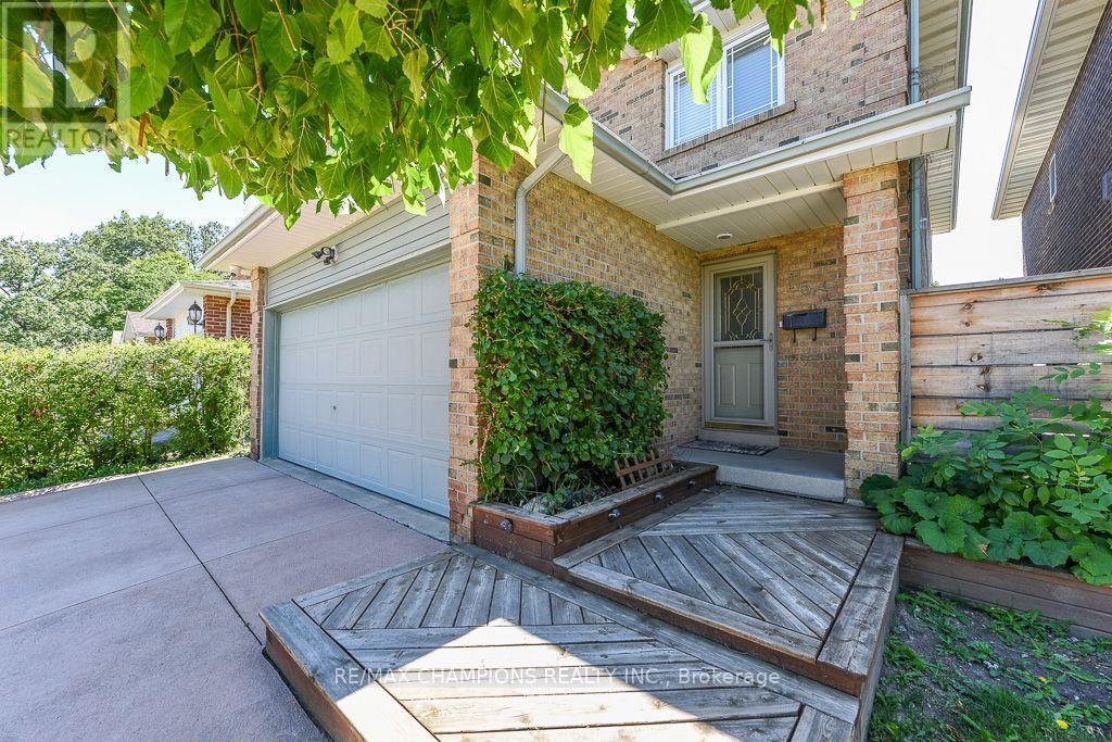 163 Simmons Boulevard Property Photo 3
