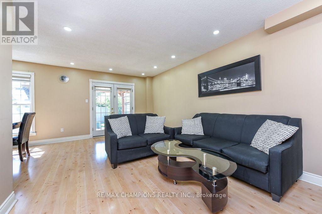 163 Simmons Boulevard Property Photo 6