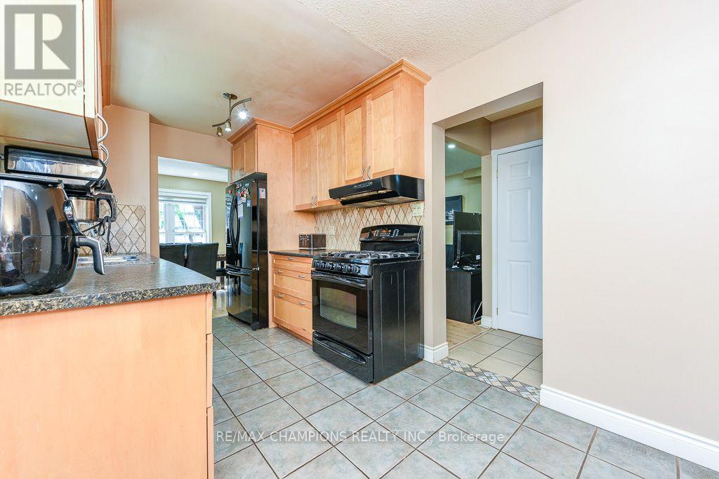163 Simmons Boulevard Property Photo 10