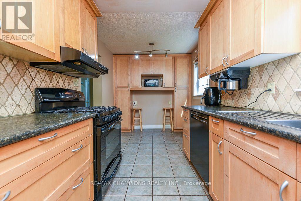 163 Simmons Boulevard Property Photo 14