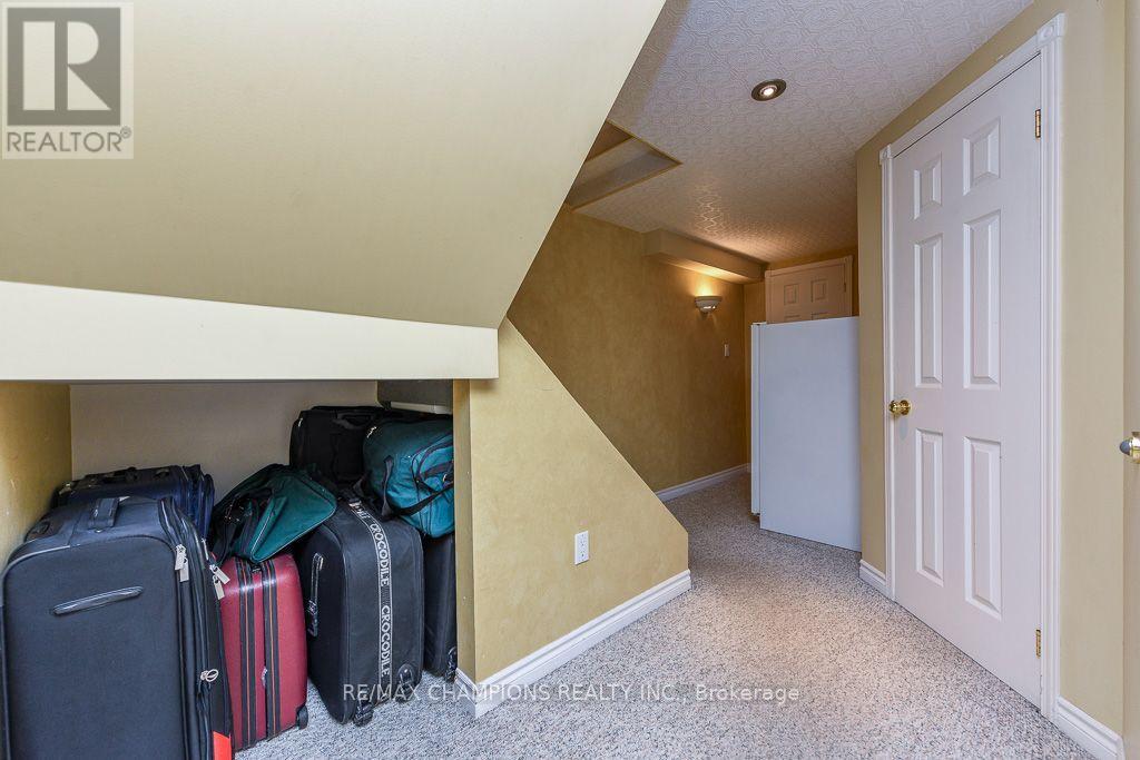163 Simmons Boulevard Property Photo 37