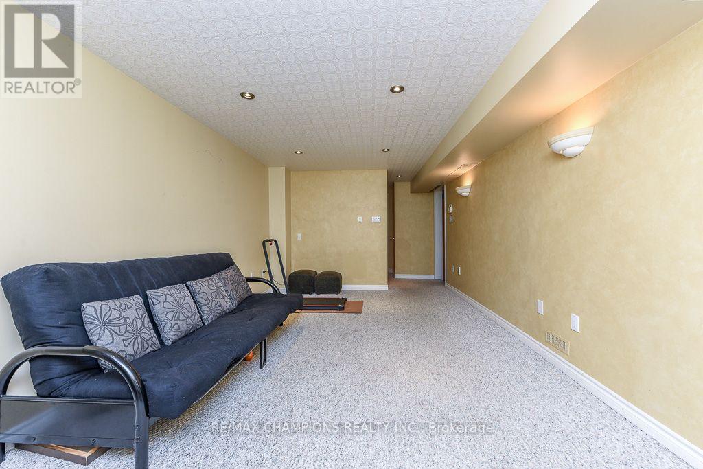 163 Simmons Boulevard Property Photo 40