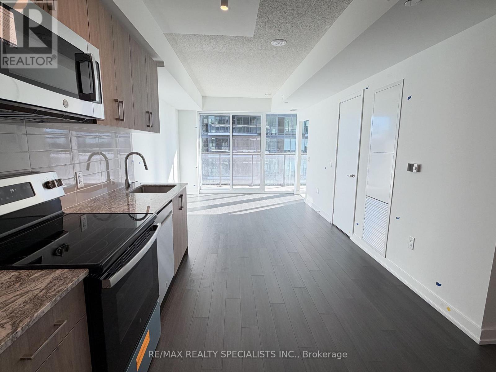 1206 - 4010 Eglinton Avenue W Property Photo 6