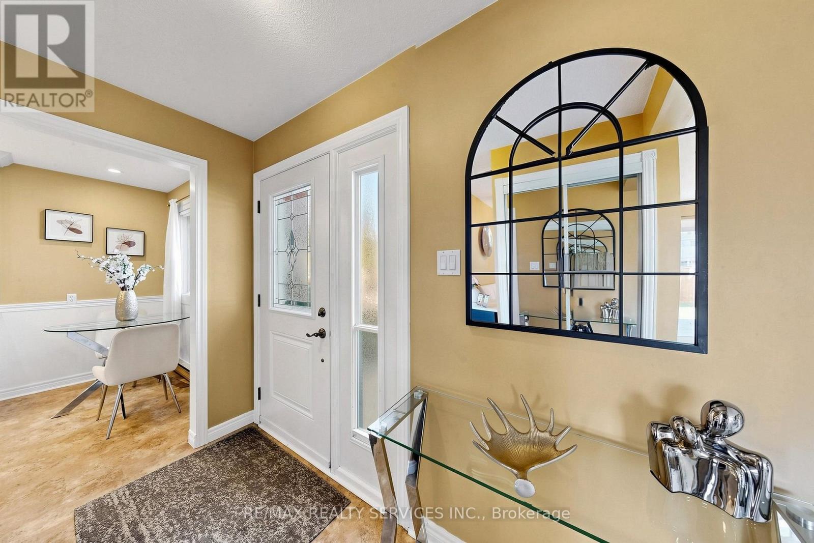 25 Jennifer Square Property Photo 6