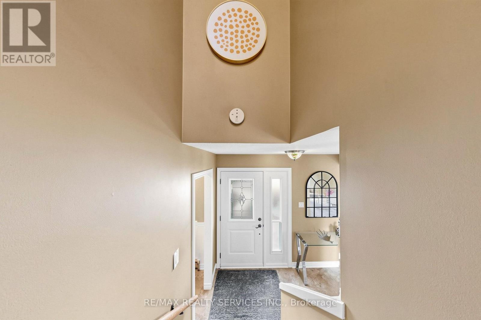 25 Jennifer Square Property Photo 23