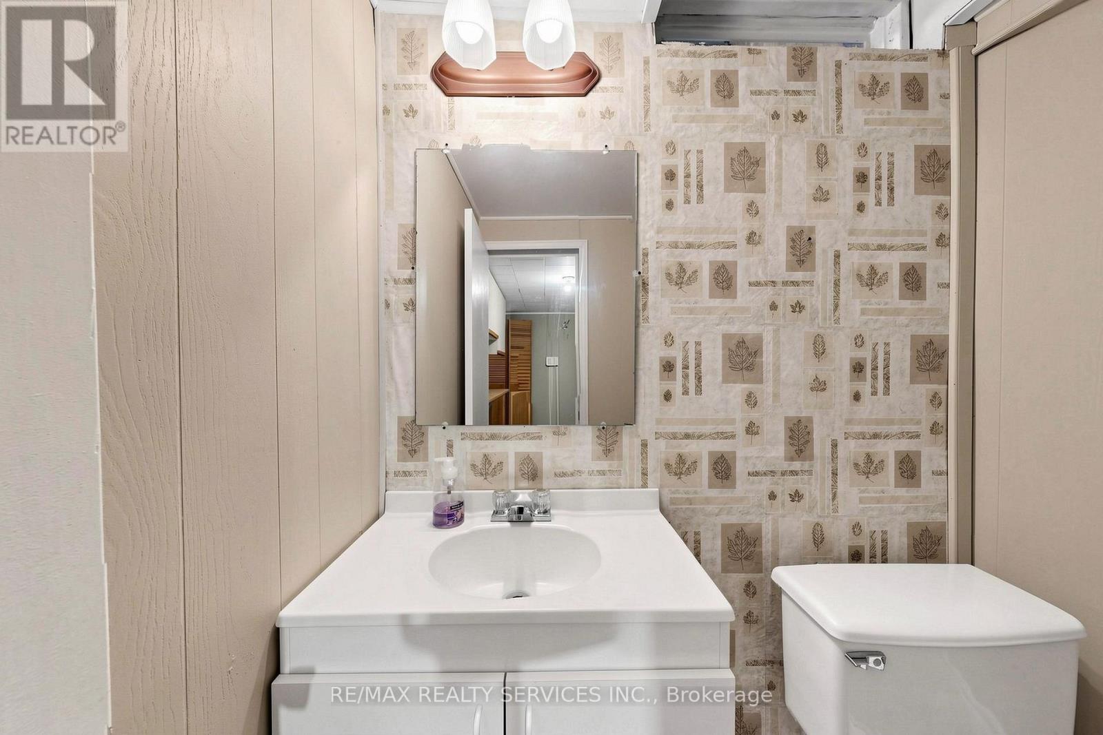 25 Jennifer Square Property Photo 37