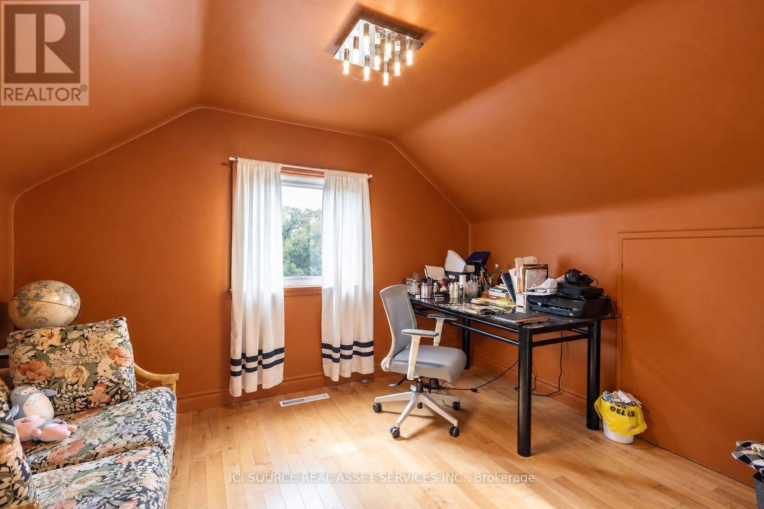 2014 Balsam Avenue Property Photo 5