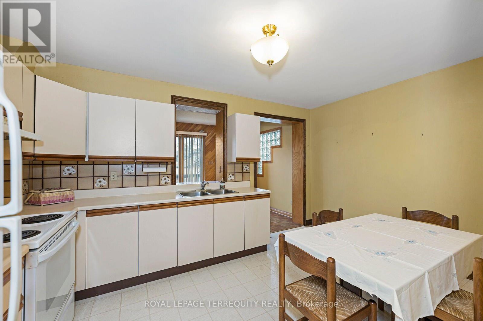 209 Caledonia Road Property Photo 10