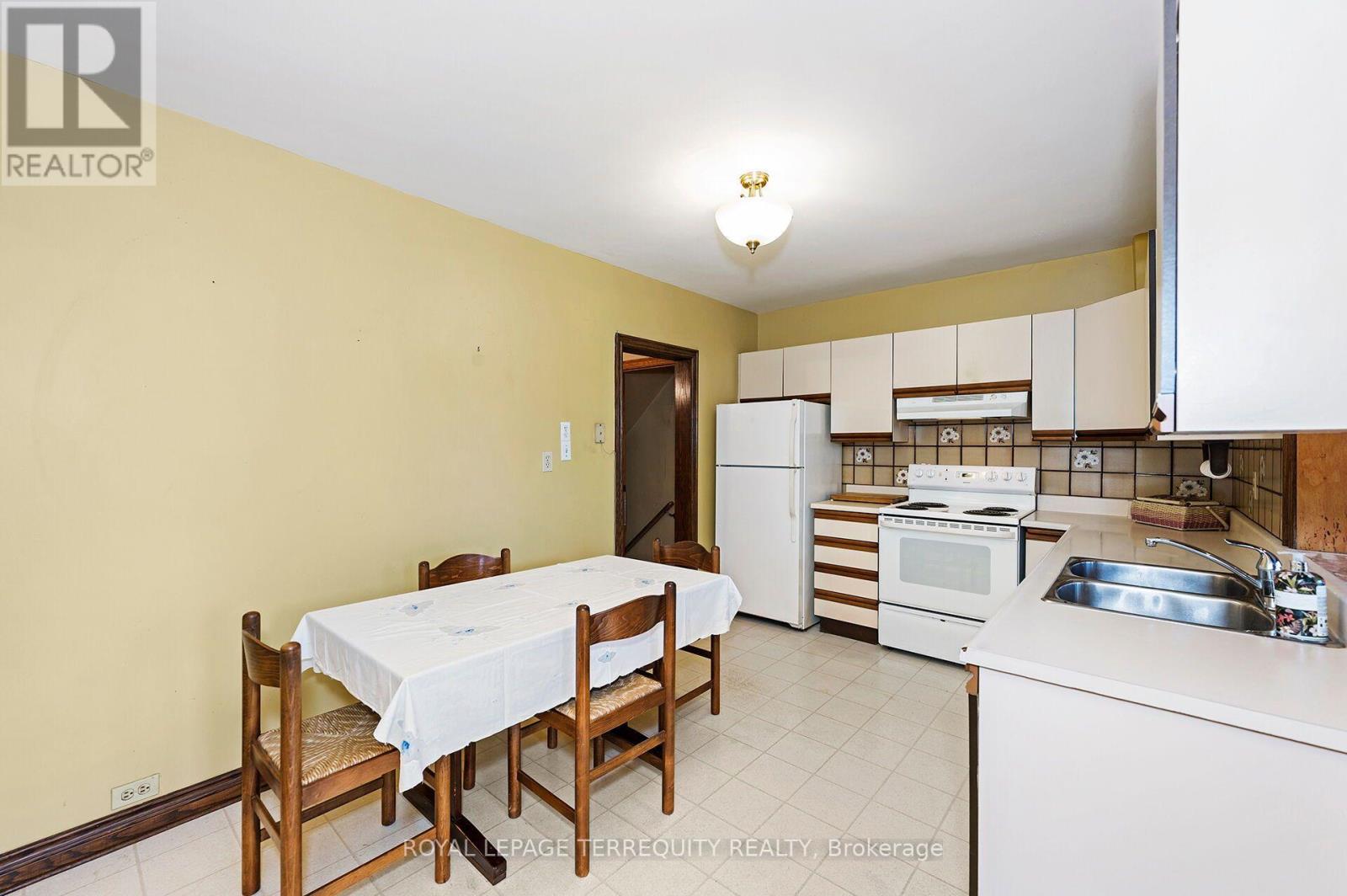 209 Caledonia Road Property Photo 12