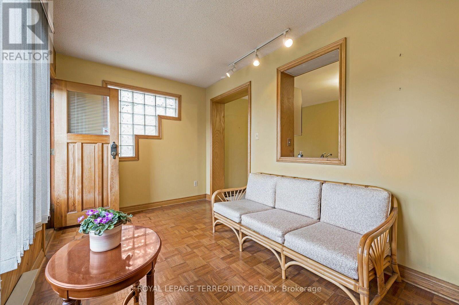 209 Caledonia Road Property Photo 14