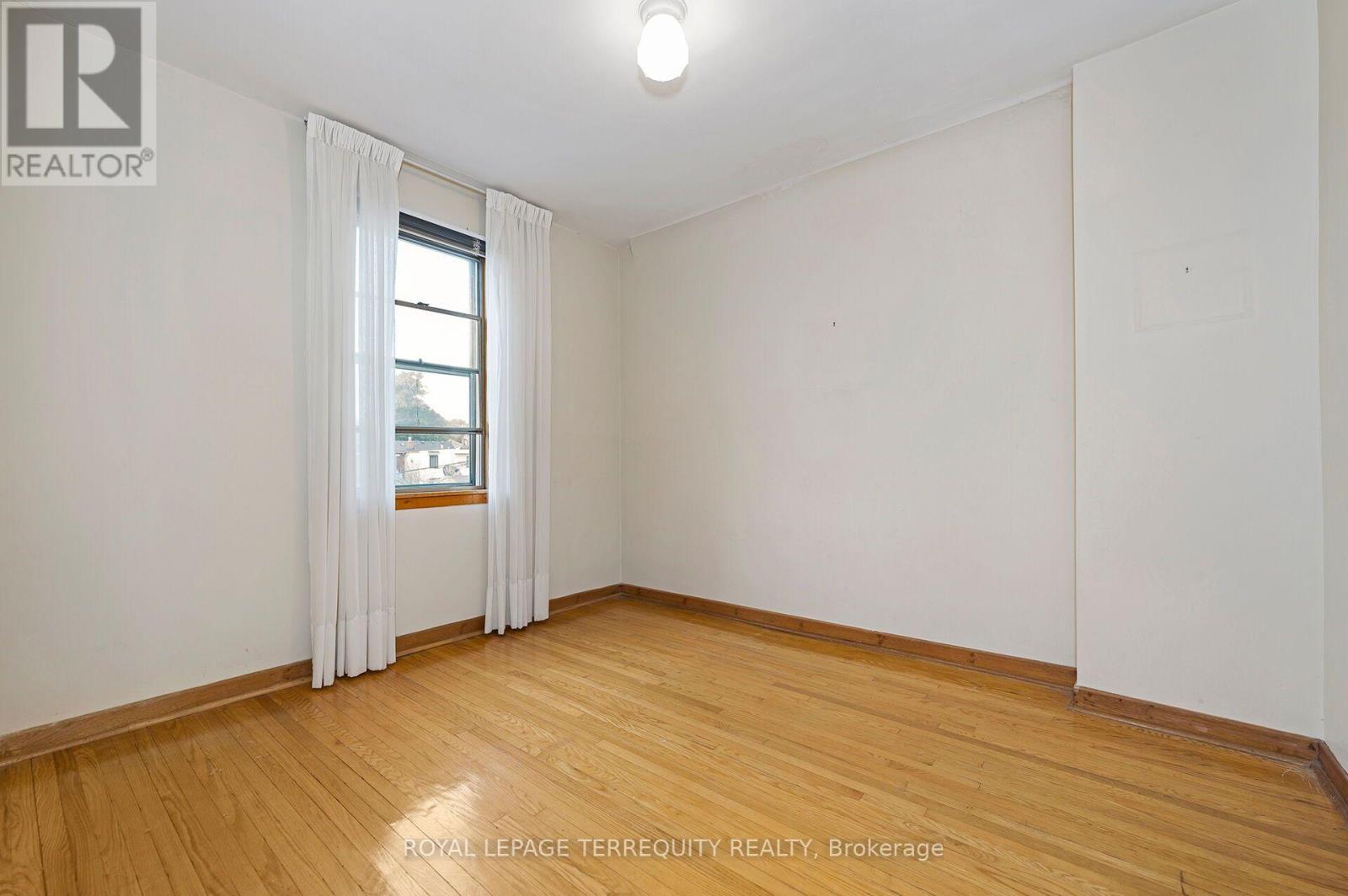 209 Caledonia Road Property Photo 22