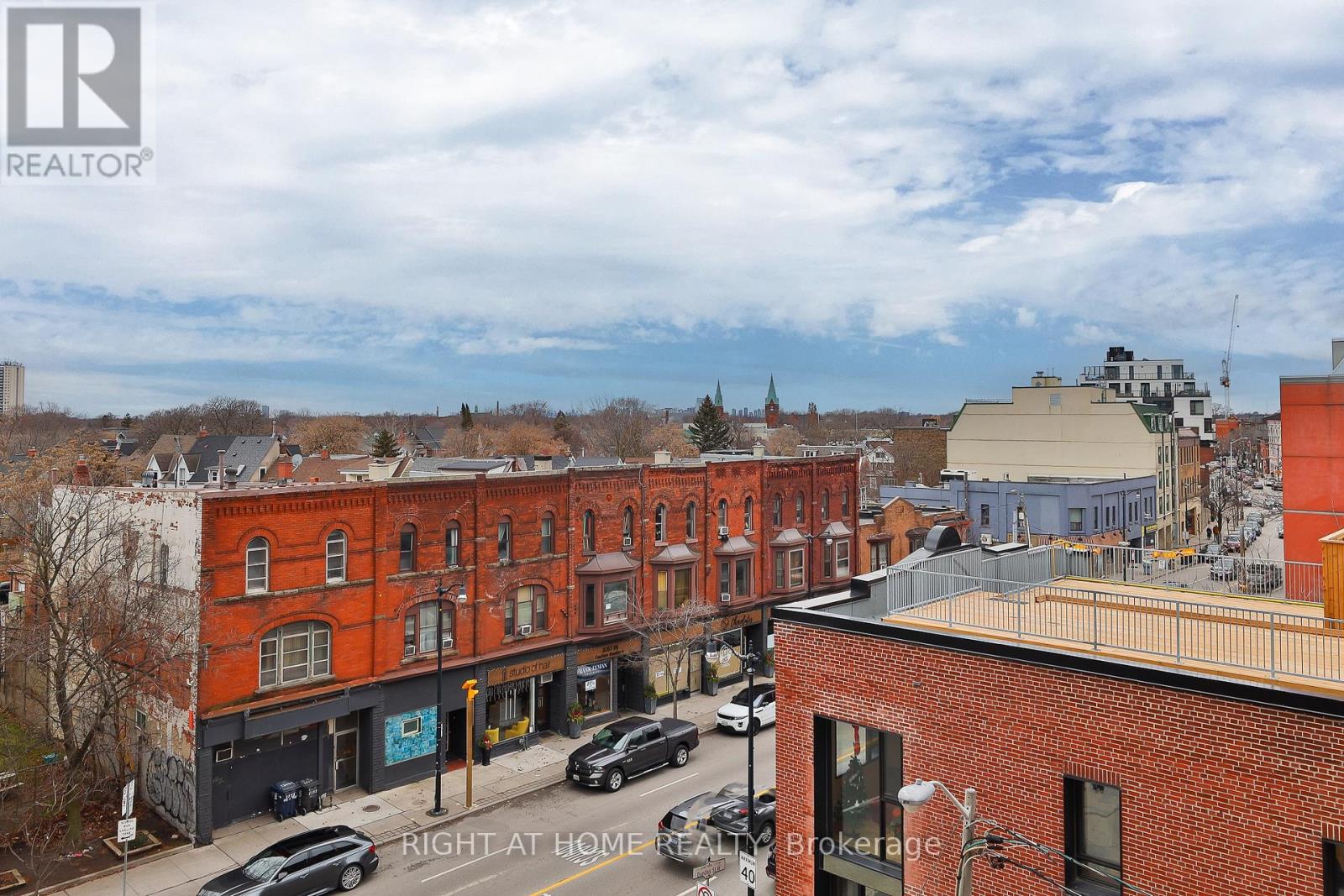 409 - 2720 Dundas Street W Property Photo 6