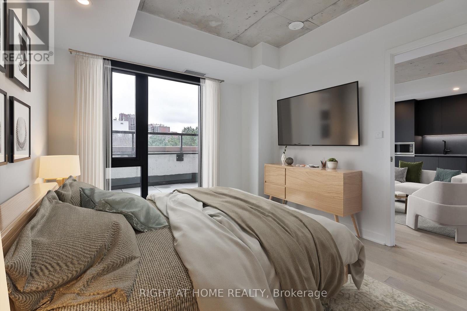 409 - 2720 Dundas Street W Property Photo 9