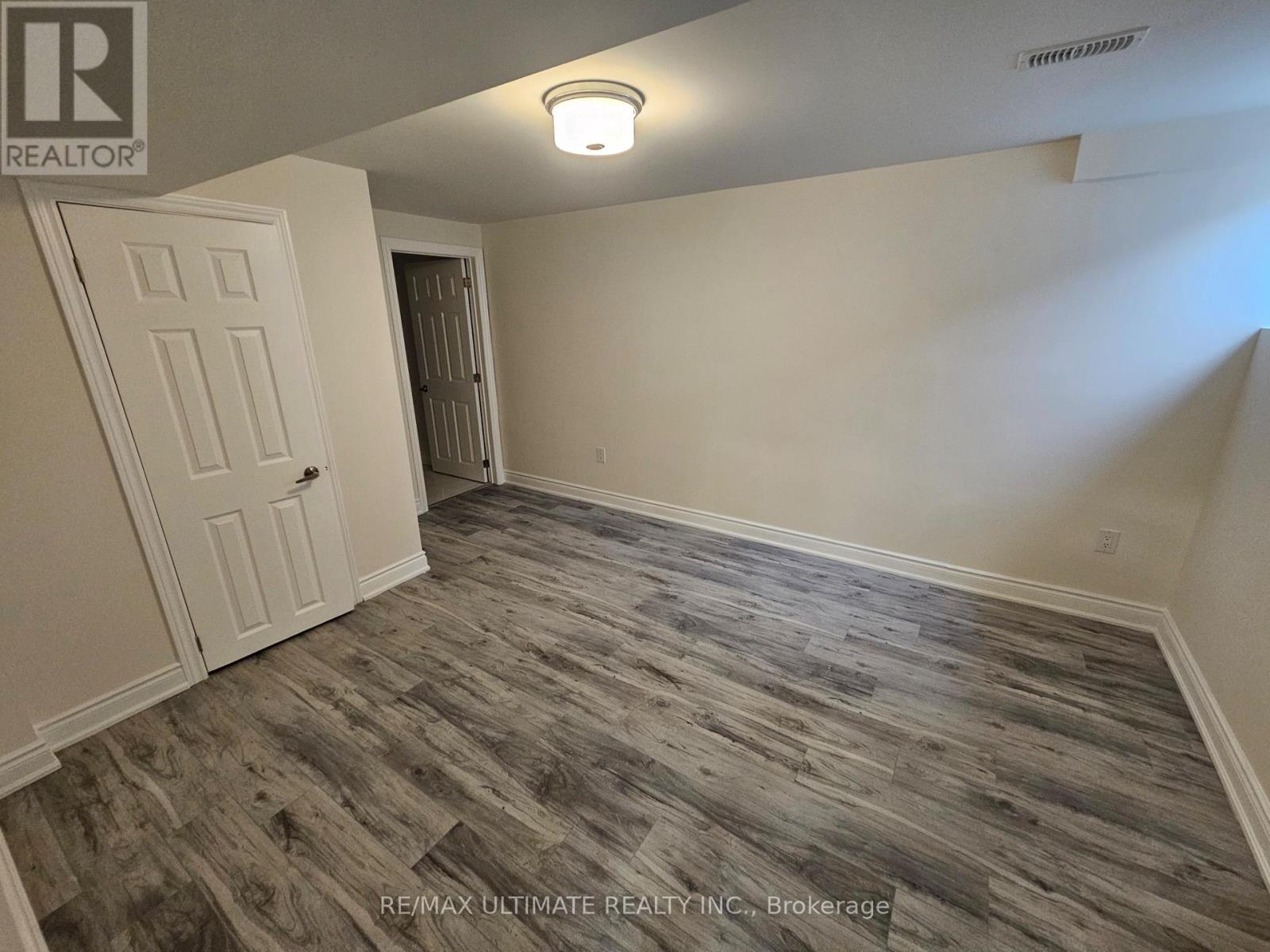 9 Clovercrest Drive Property Photo 5