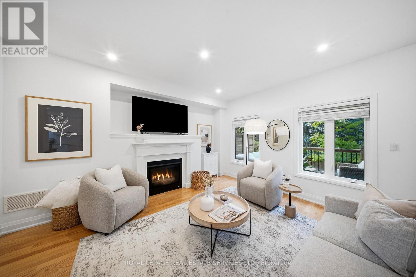 1233 Azinger Lane Property Photo 4