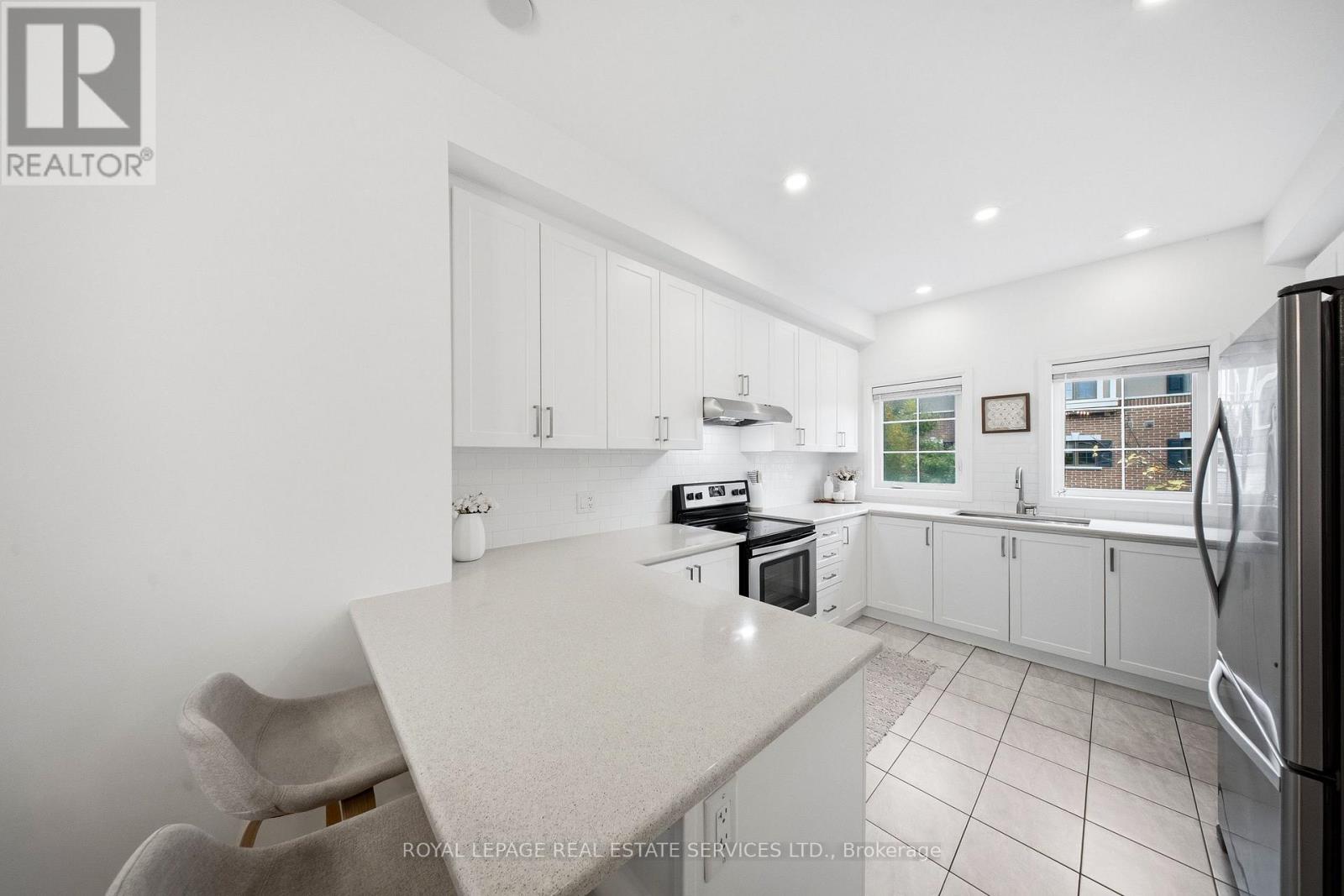 1233 Azinger Lane Property Photo 11