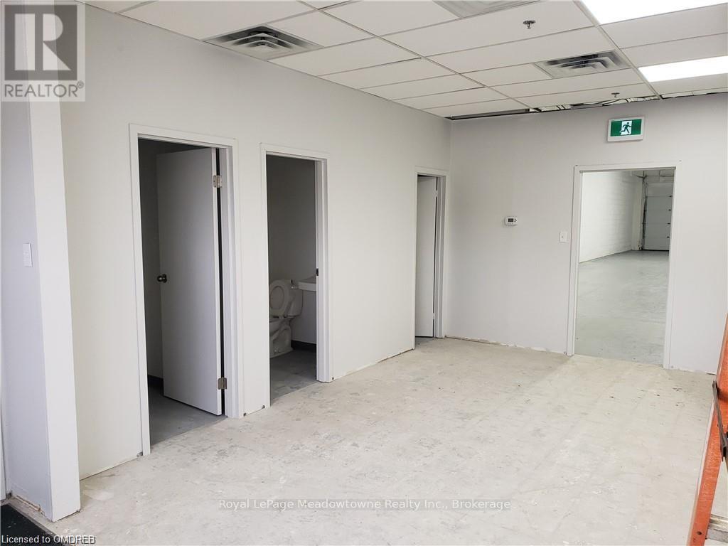 2 - 305b Steeles Avenue E Property Photo 4