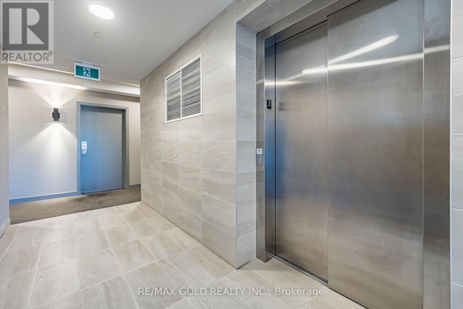 #314 - 62 Sky Harbour Drive Property Photo 5