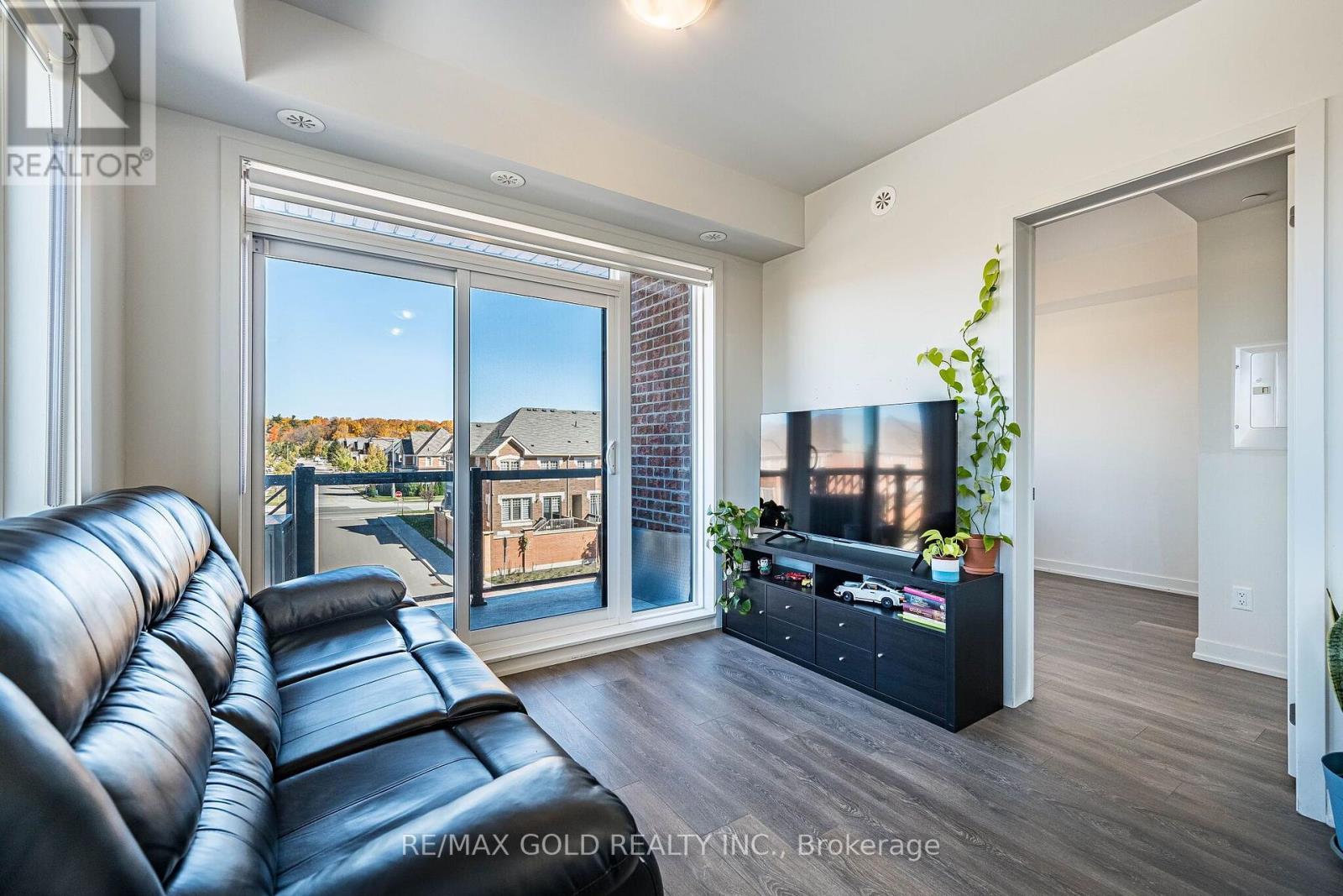 #314 - 62 Sky Harbour Drive Property Photo 10
