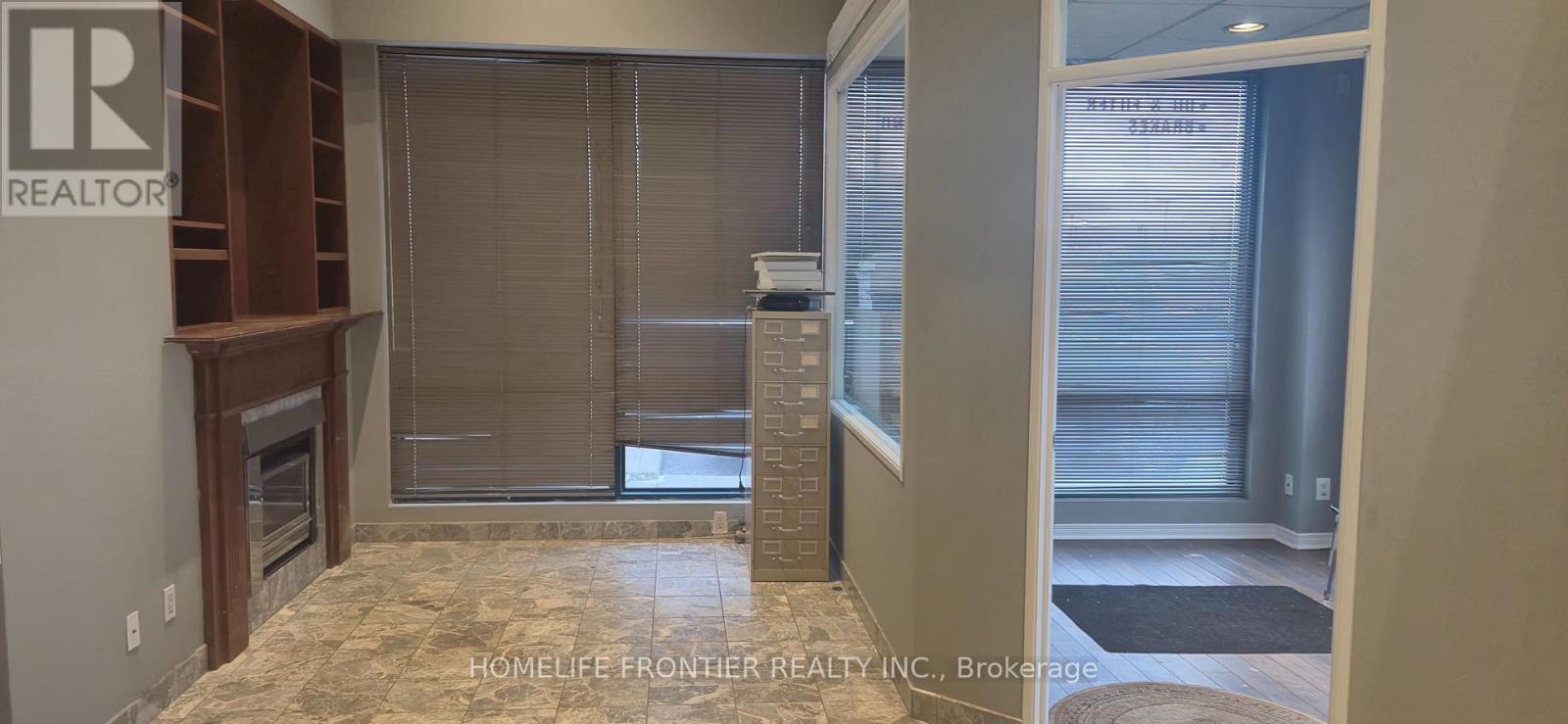#18-a - 1290 Finch West Avenue W Property Photo 3