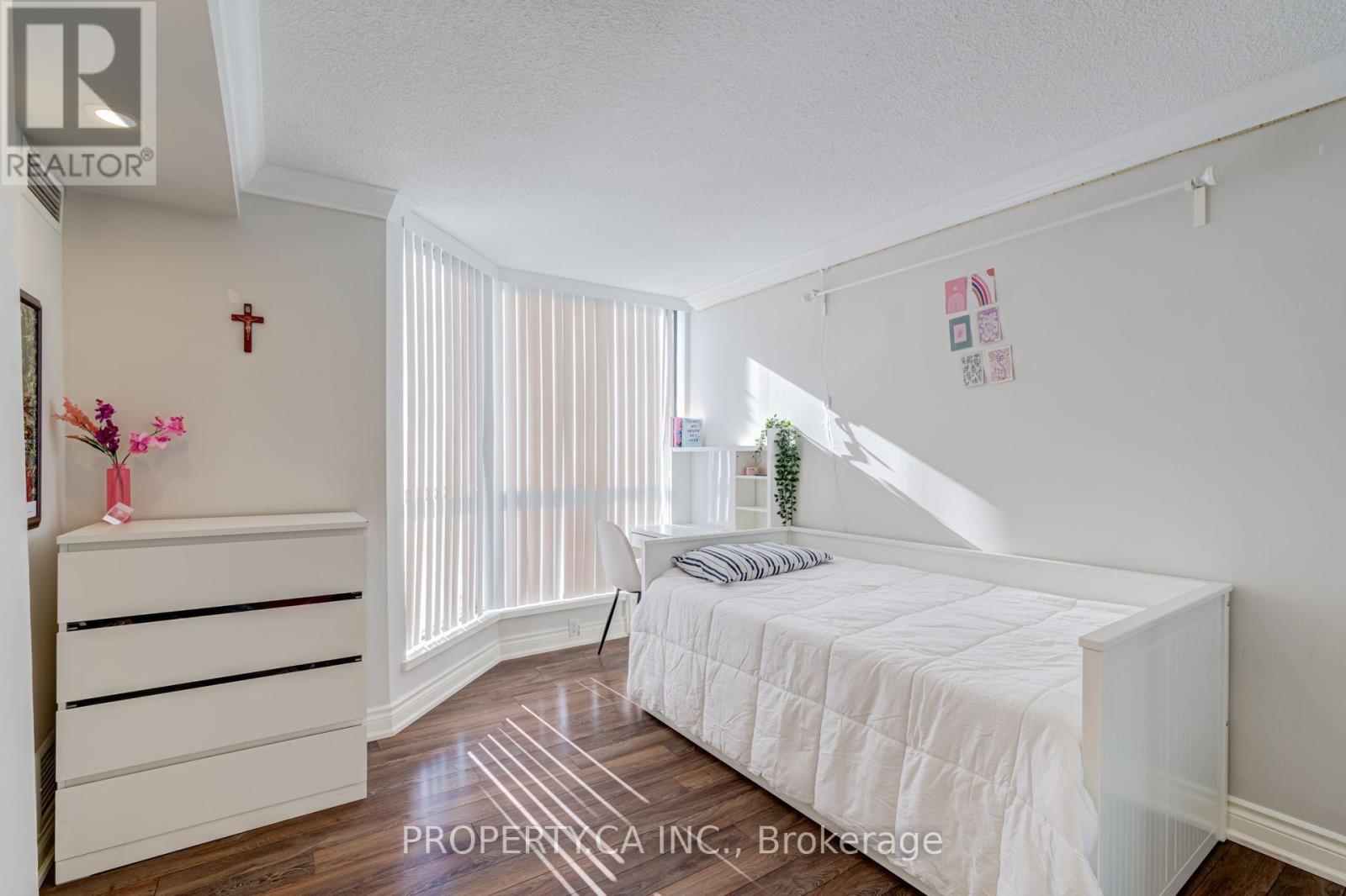 601 - 1155 Bough Beeches Boulevard Property Photo 20