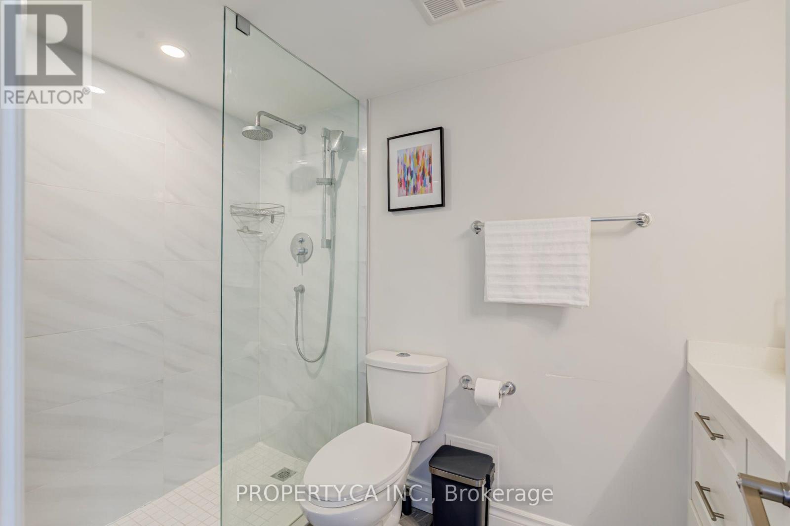 601 - 1155 Bough Beeches Boulevard Property Photo 26