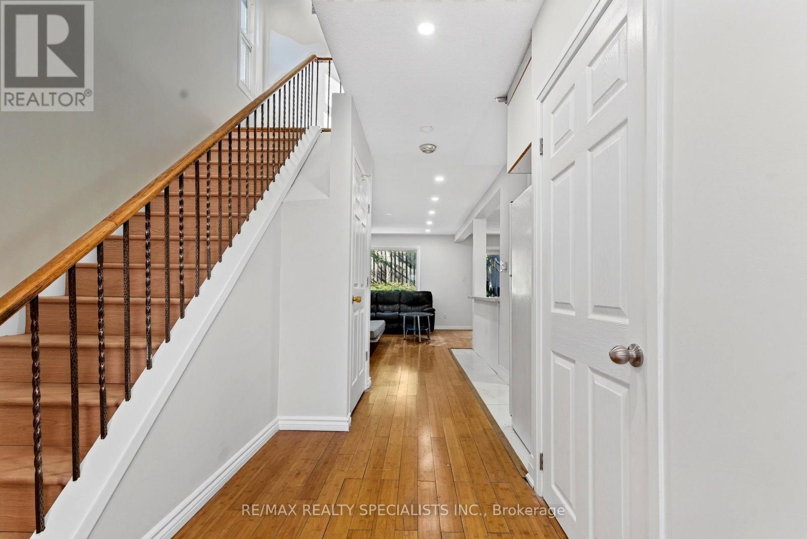 4134 Clevedon Drive Property Photo 6