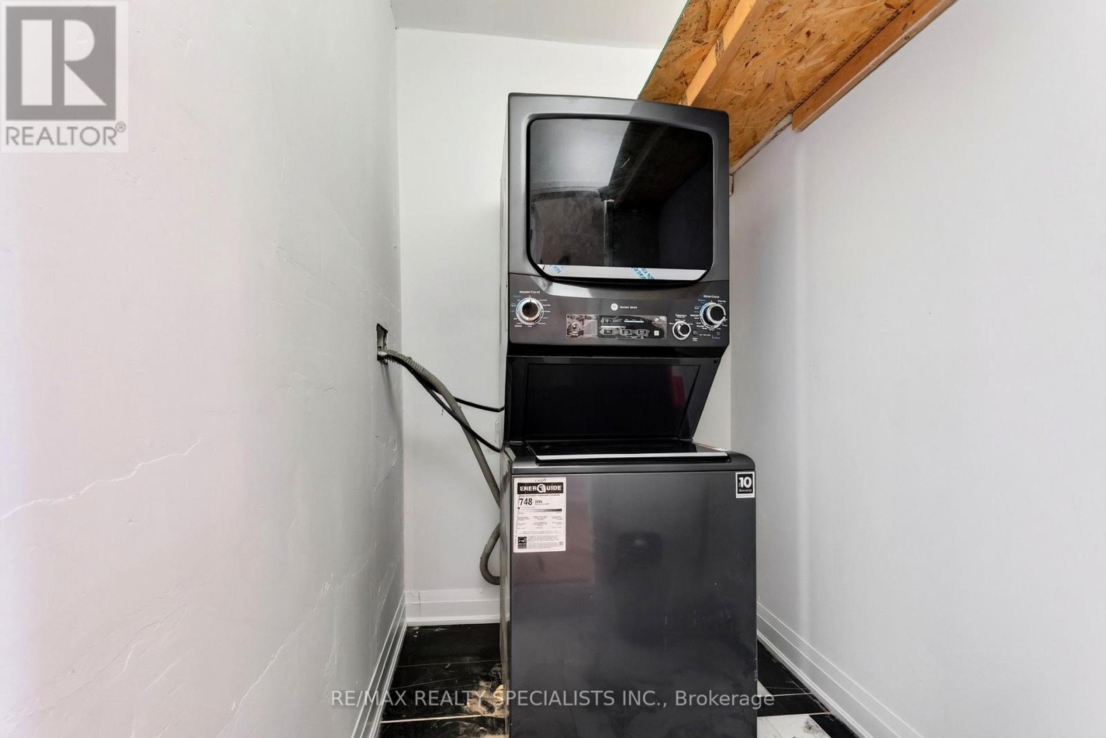 4134 Clevedon Drive Property Photo 7