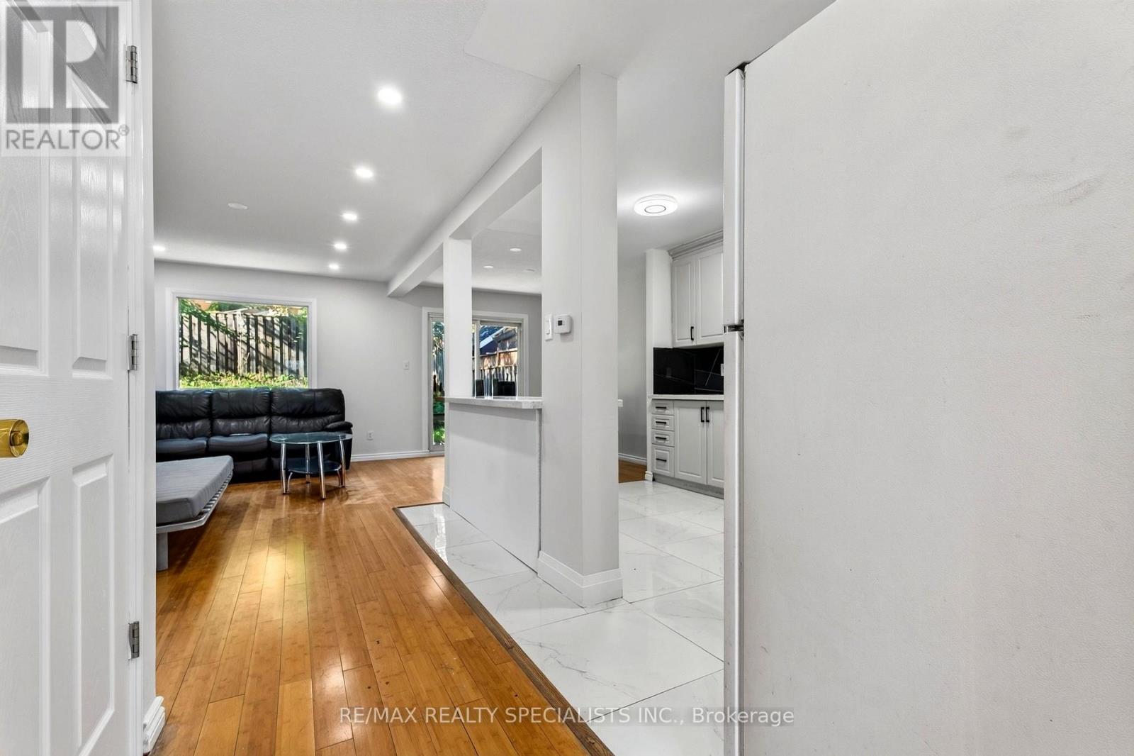 4134 Clevedon Drive Property Photo 8