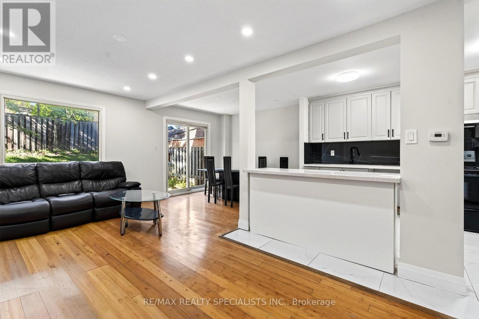 4134 Clevedon Drive Property Photo 9