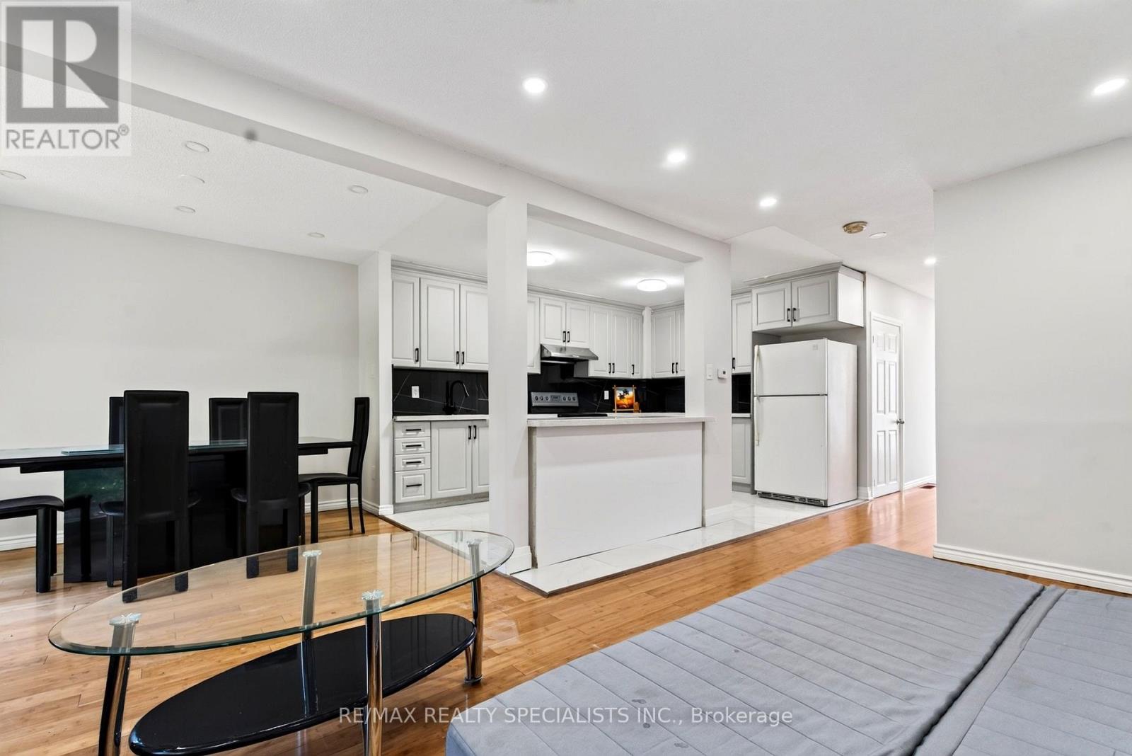 4134 Clevedon Drive Property Photo 12
