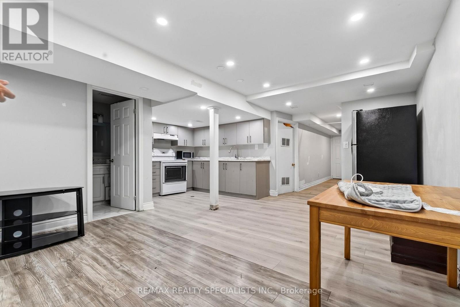 4134 Clevedon Drive Property Photo 36